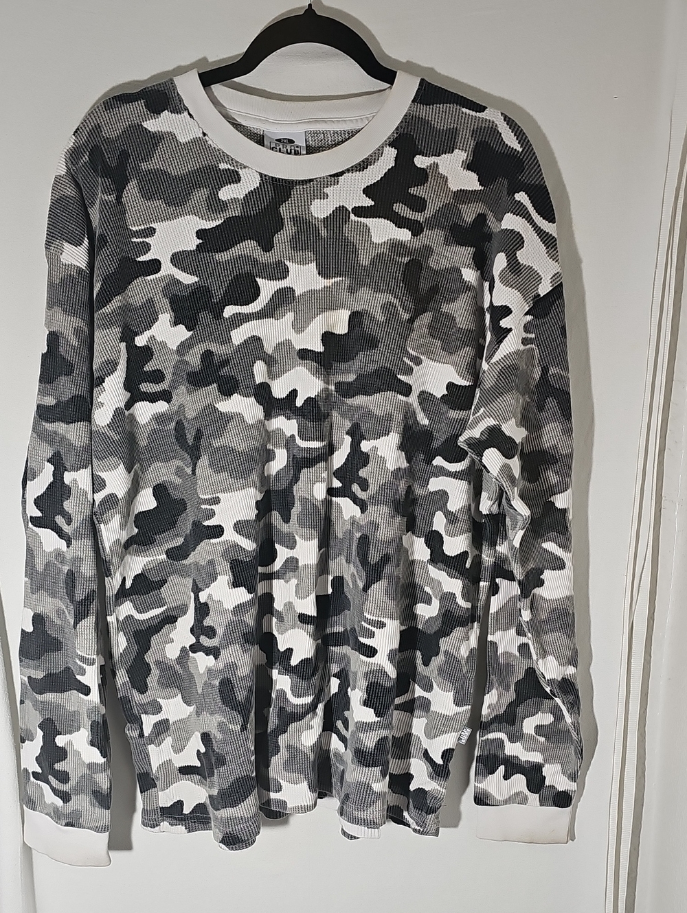 Men's Camouflage Thermal Crewneck Sweater - Gray Camo